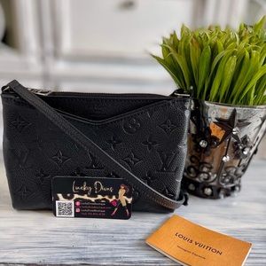 ‼️SOLD‼️🍀💁🏽‍♀️Louis Vuitton Empriente Pallas Crossbody - Black 💁🏼‍♀️🍀